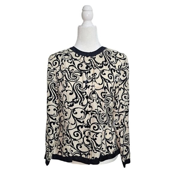 100% silk long sleeve beige w/ black trim & ornate detail size 10. Brand unknown - Picture 1 of 8